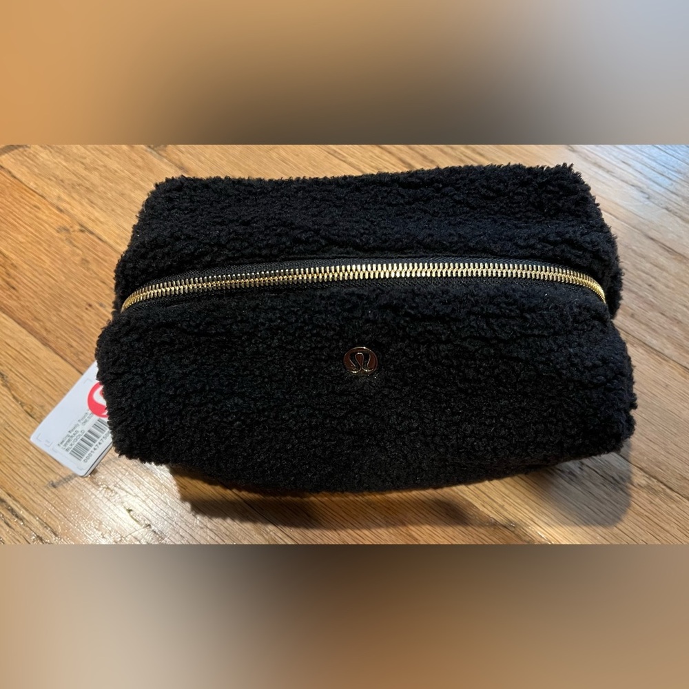 Lululemon Feeling Ready Fleece Pouch